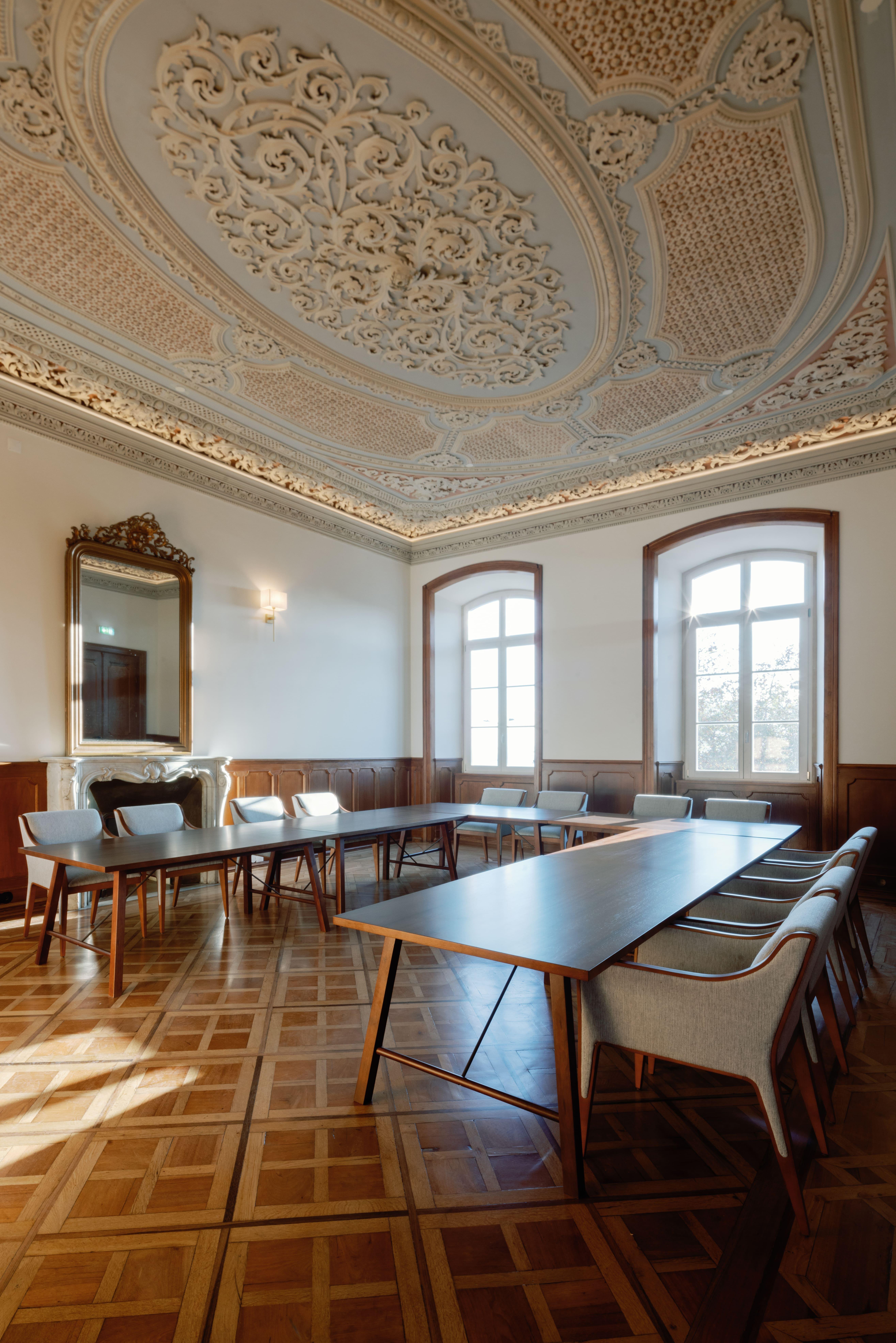 The Editory Riverside Santa Apolónia Hotel Lisboa Exterior foto The interior of the library