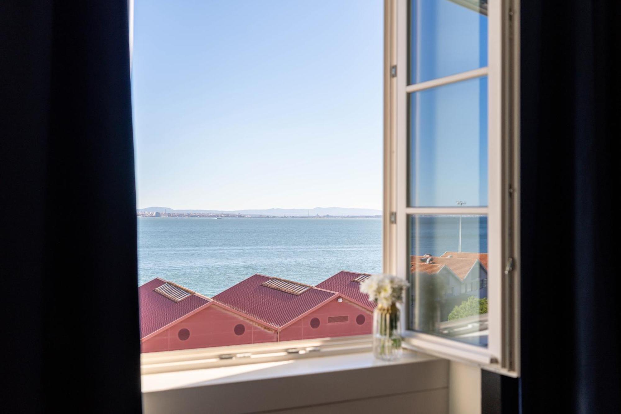 The Editory Riverside Santa Apolónia Hotel Lisboa Exterior foto View from the window of a room at the hotel